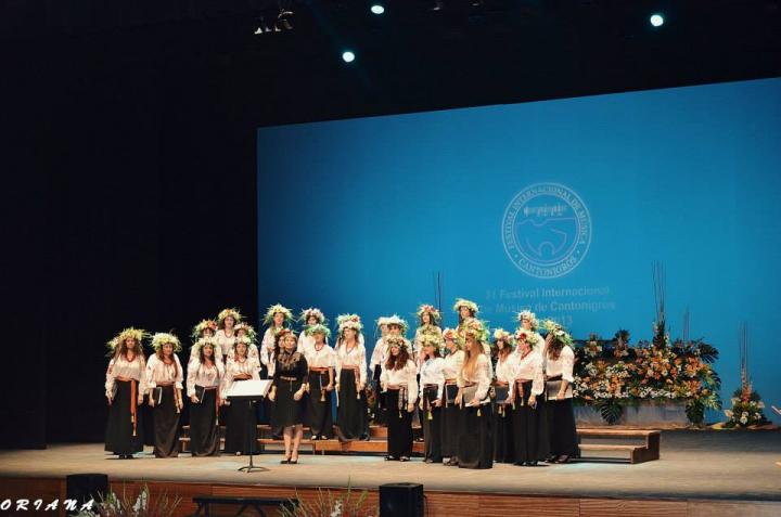 ORIANA youth female choir